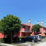 Cozy House With Garden And Pool In Bibione