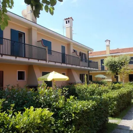 Cozy House With Garden And Pool In Bibione