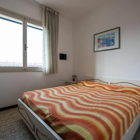 Cozy House With Garden And Pool In Apartamento