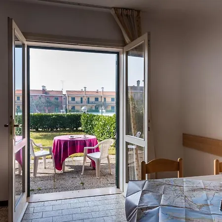 Appartamento Cozy House With Garden And Pool In